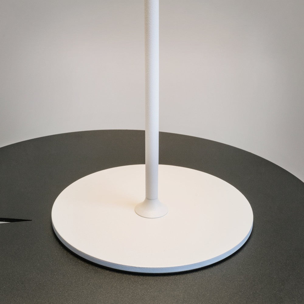 AI Collaboration Table Lamp In White-Maytoni-South Charlotte Fine Lighting