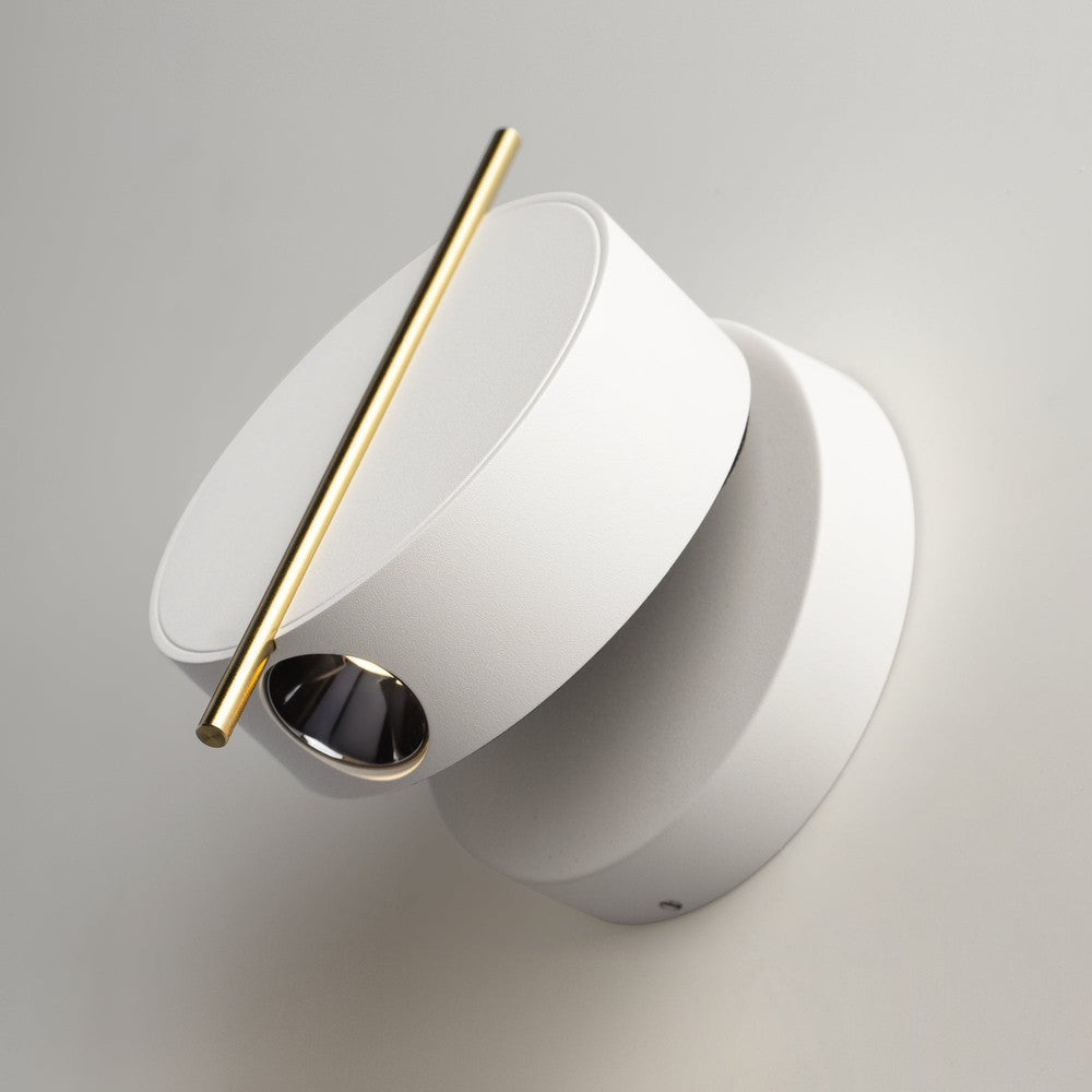 Nuance Wall Lamp In White-Maytoni-South Charlotte Fine Lighting