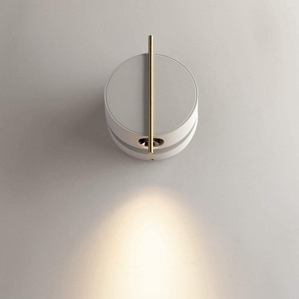 Nuance Wall Lamp In White-Maytoni-South Charlotte Fine Lighting