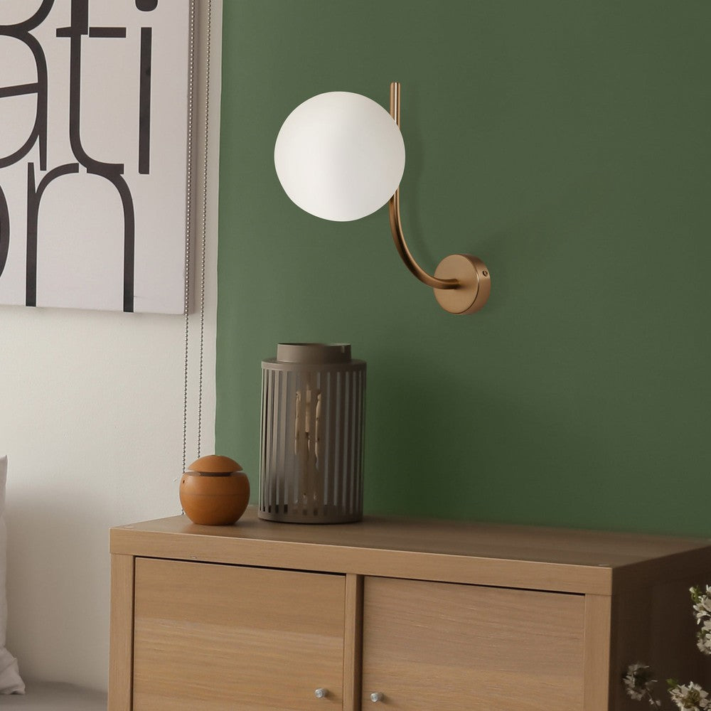 Rendez-vous Wall Lamp With Brass Styling-Maytoni-South Charlotte Fine Lighting
