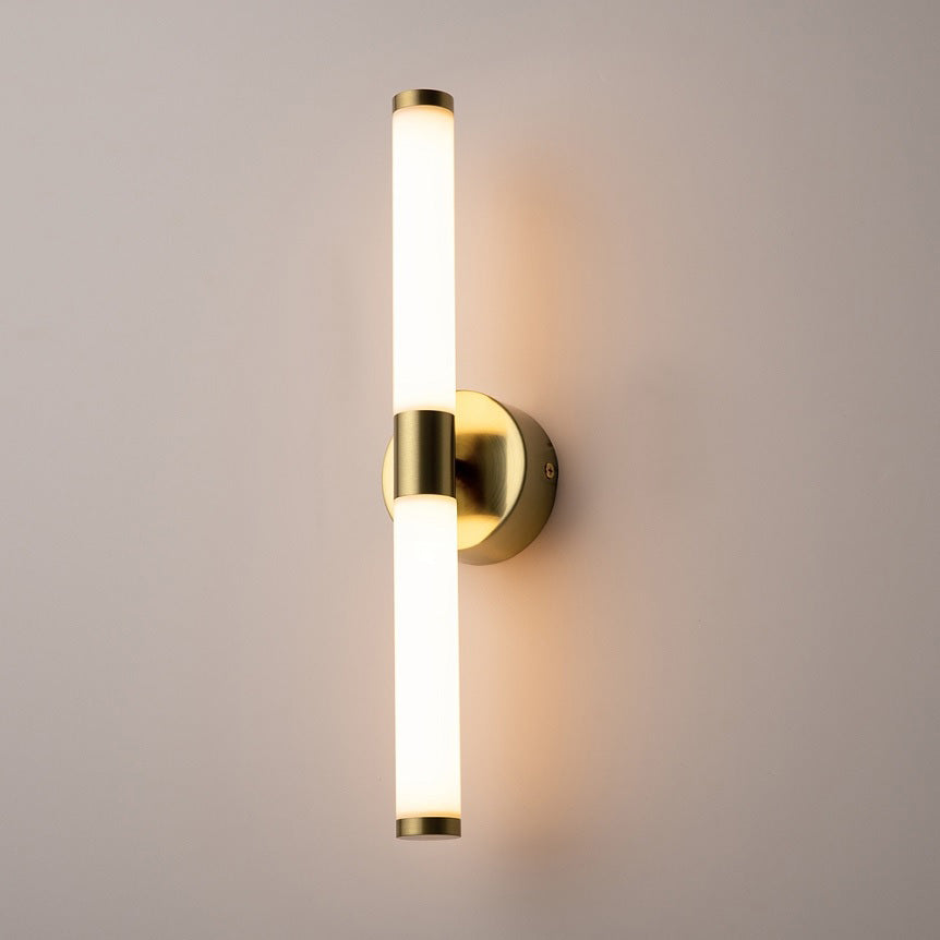 Axis Wall Lamp With Gold Styling - Short