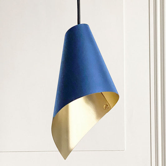 ARC SINGLE PENDANT LIGHT IN BLUE AND BRUSHED BRASS