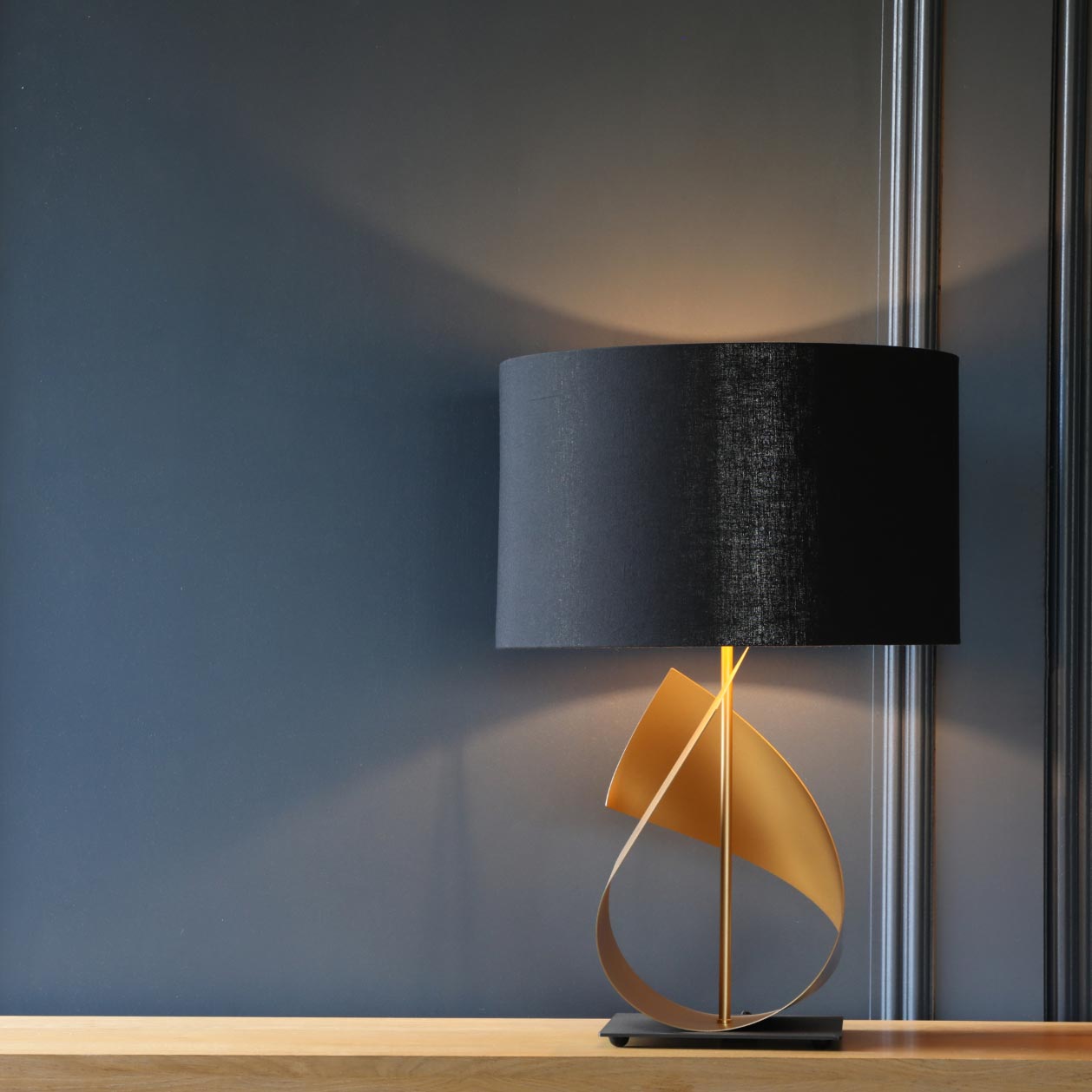 Beautiful luxury FLUX table lamp from Arcform and supplied by South Charlotte Fine Lighting