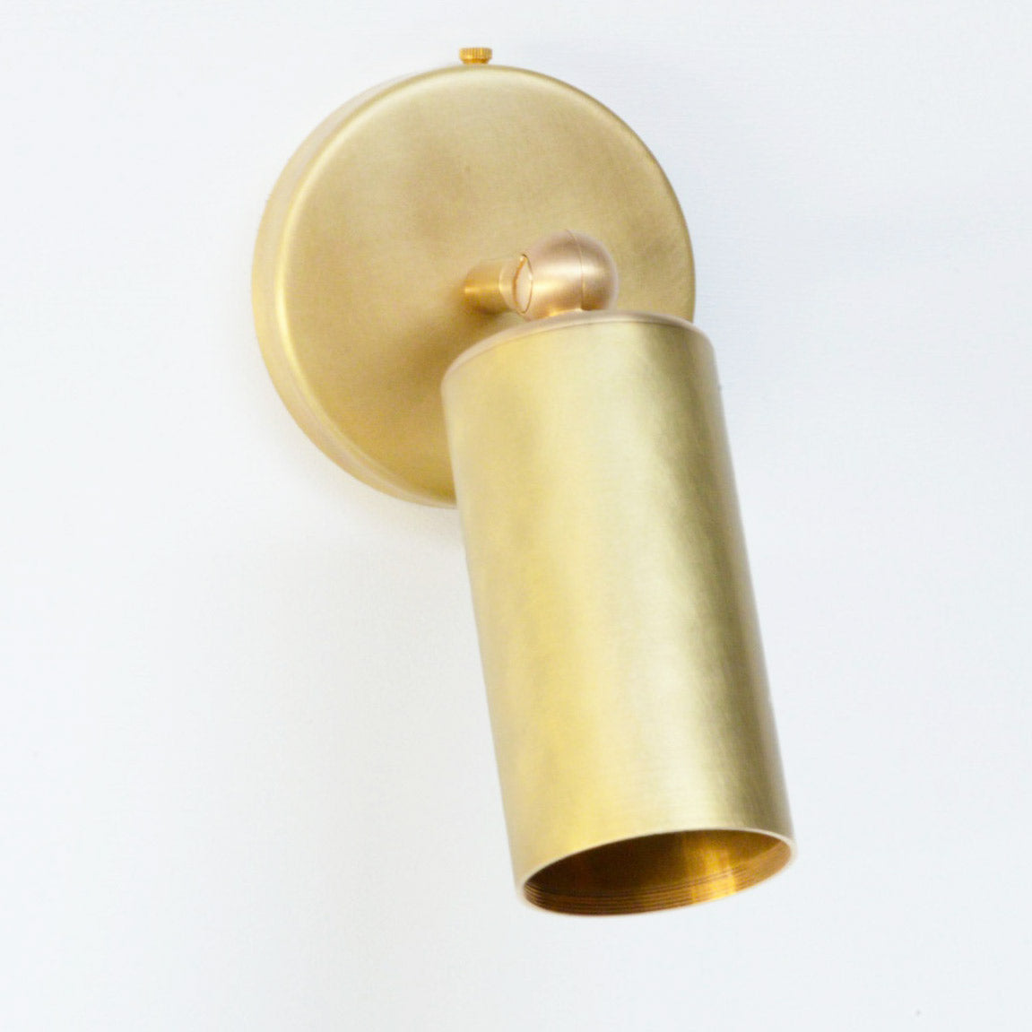 VIDERE WALL LIGHT IN BRUSHED BRASS